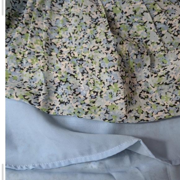 Floral Blue Women's Top - Picture 6 of 7